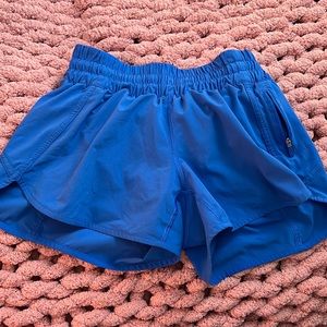 LULULEMON SIZE 6 SHORTS!!!!